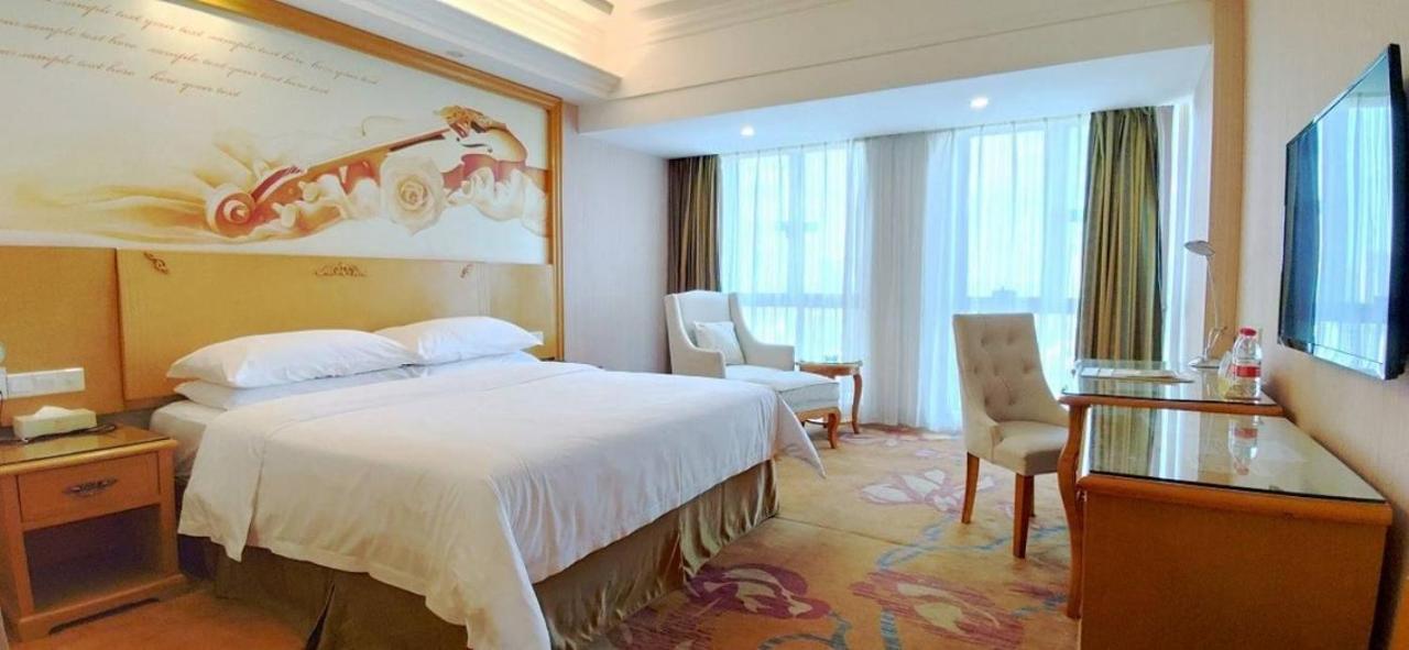 Vienna Hotel Dongguan Shatian Humen Port Екстериор снимка