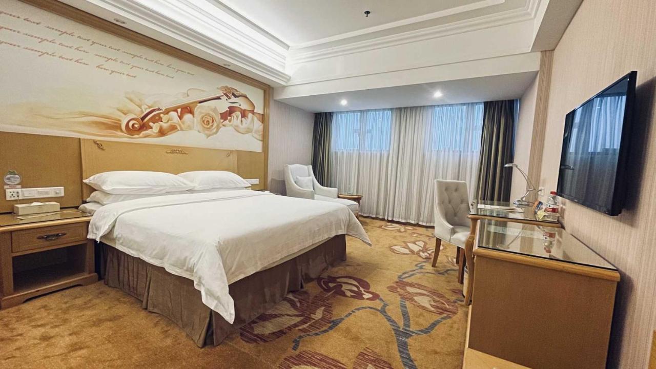 Vienna Hotel Dongguan Shatian Humen Port Екстериор снимка