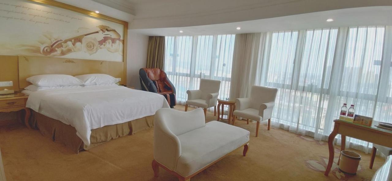 Vienna Hotel Dongguan Shatian Humen Port Екстериор снимка