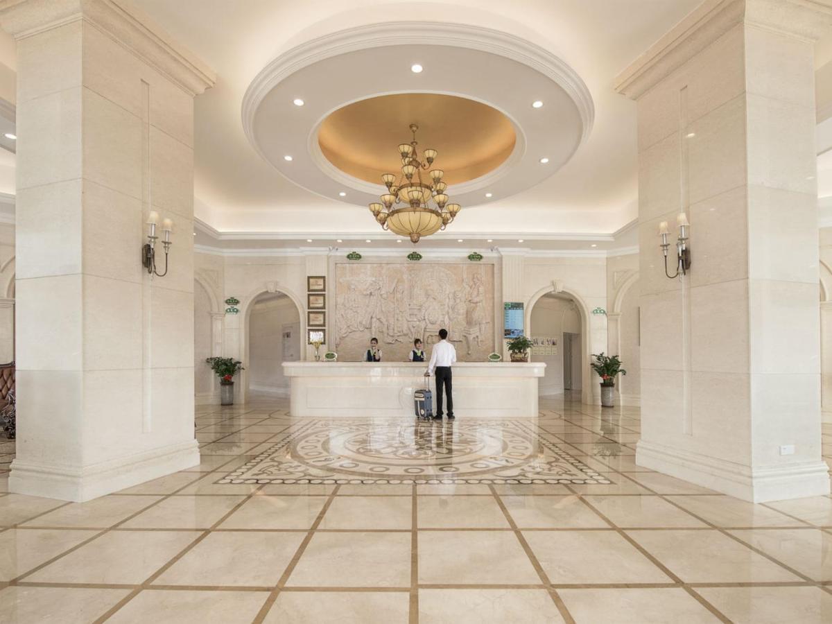 Vienna Hotel Dongguan Shatian Humen Port Екстериор снимка